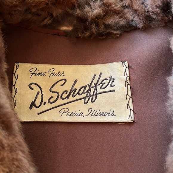 Beautiful brown real fur coat by D. Schaffer Fine Furs - Picture 2 of 9